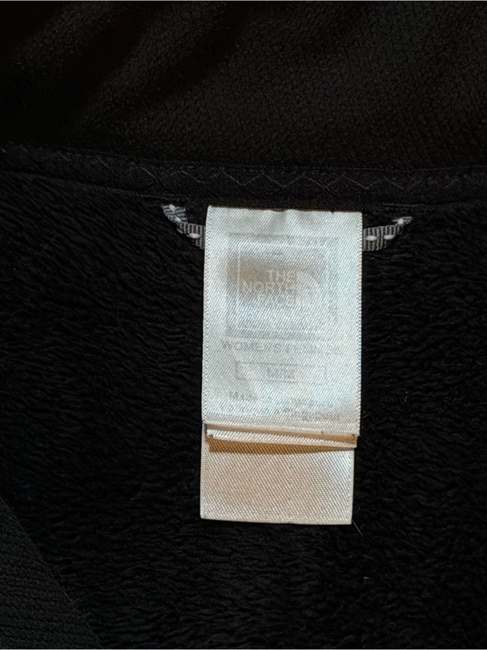 The North Face Women’s Black Fleece Vest Size Medium Full Zip Soft Cozy Layering - Picture 3 of 5